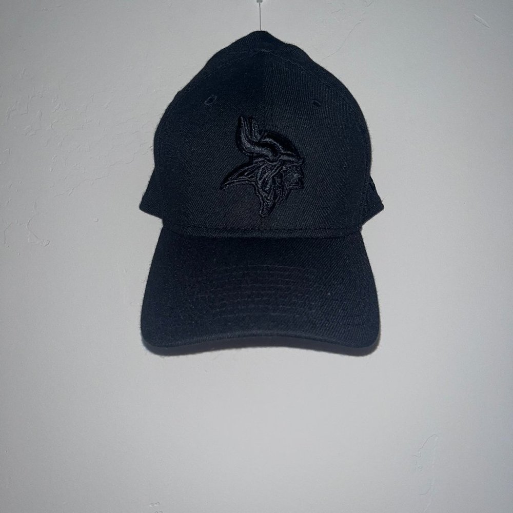 Black on Black Vikings 39thirty New Era Fitted Hat